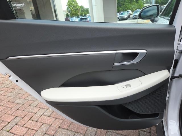 new 2025 Hyundai Sonata car, priced at $29,900