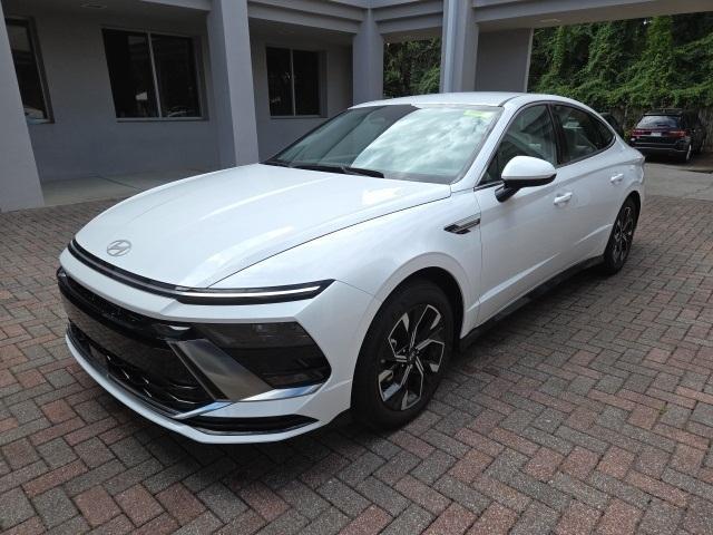 new 2025 Hyundai Sonata car, priced at $29,900