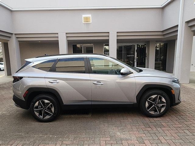 new 2025 Hyundai TUCSON Hybrid car, priced at $38,350