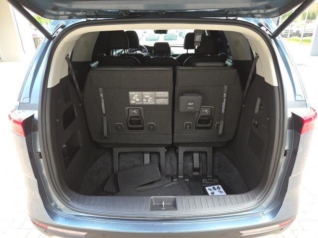 used 2024 Kia Carnival car, priced at $38,899