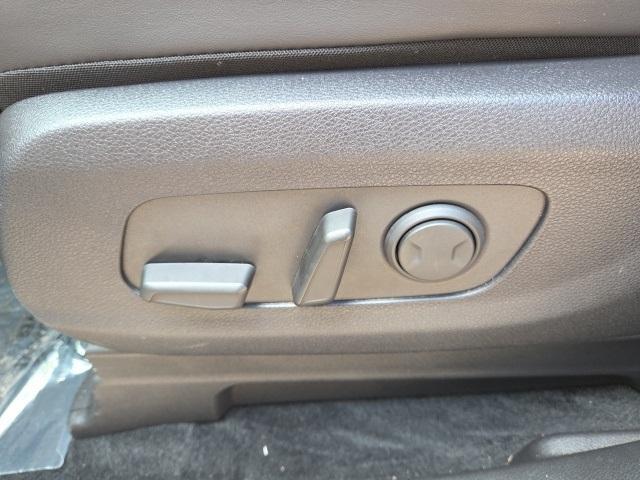used 2024 Kia Carnival car, priced at $38,899