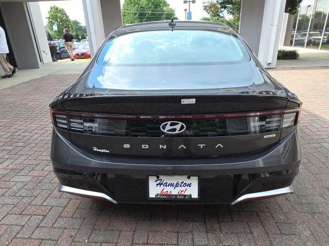 new 2025 Hyundai Sonata Hybrid car, priced at $33,075