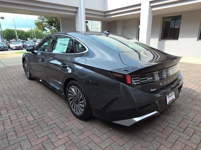 new 2025 Hyundai Sonata Hybrid car, priced at $33,075