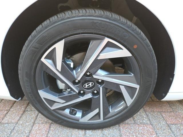 new 2025 Hyundai Elantra car, priced at $25,570
