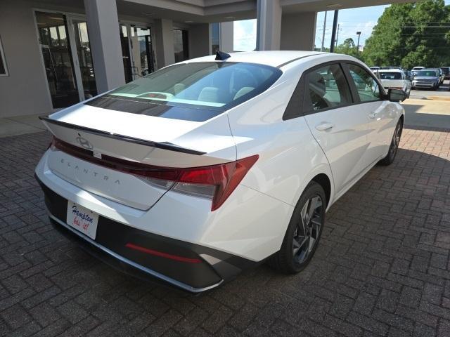 new 2025 Hyundai Elantra car, priced at $25,570