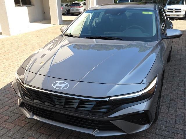 new 2025 Hyundai Elantra car, priced at $27,655