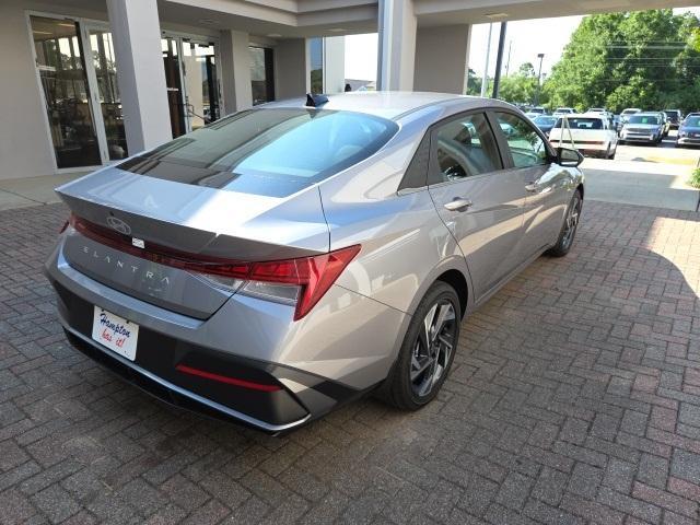 new 2025 Hyundai Elantra car, priced at $27,655