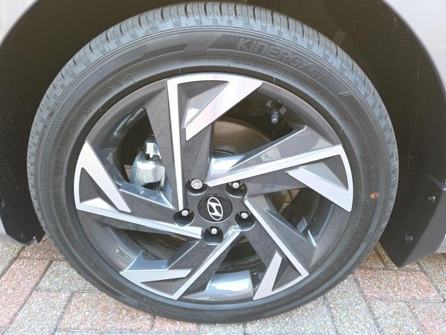 new 2025 Hyundai Elantra car, priced at $27,655