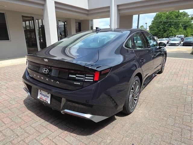 new 2025 Hyundai Sonata Hybrid car, priced at $33,075
