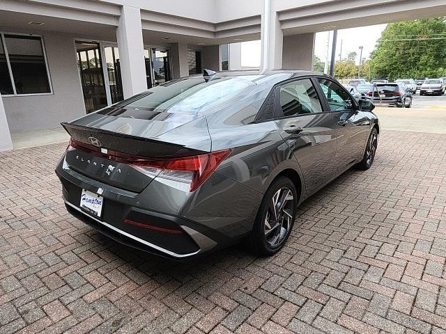 new 2025 Hyundai Elantra car, priced at $24,665