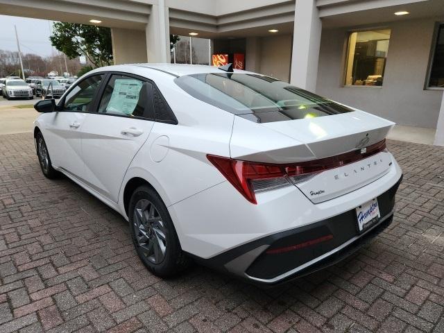 new 2025 Hyundai Elantra HEV car, priced at $27,180