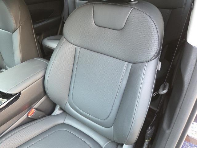 new 2025 Hyundai TUCSON Hybrid car, priced at $37,960