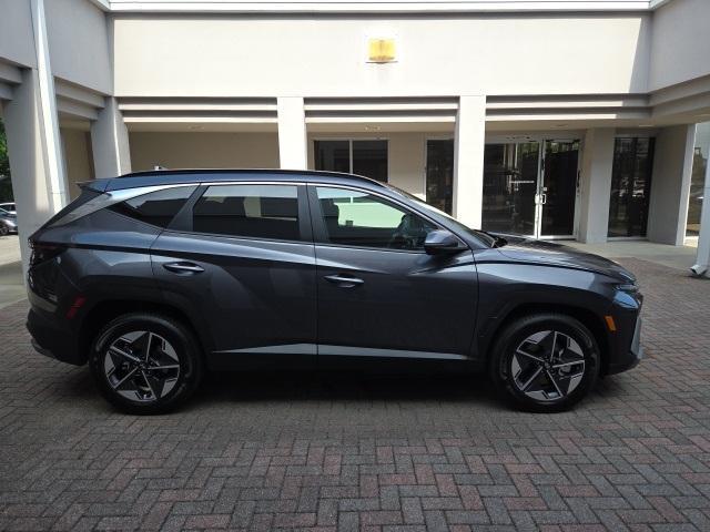 new 2025 Hyundai TUCSON Hybrid car, priced at $37,960