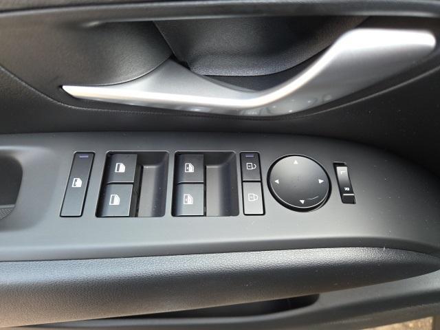 new 2025 Hyundai TUCSON Hybrid car, priced at $37,960