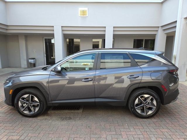 new 2025 Hyundai TUCSON Hybrid car, priced at $37,960
