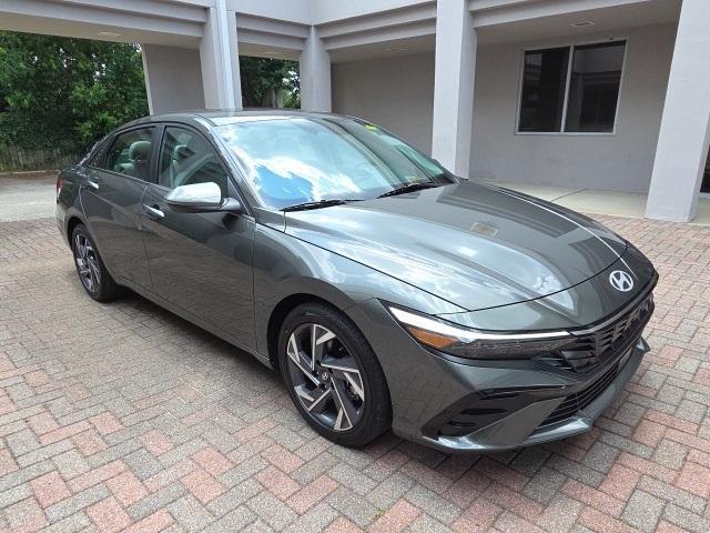 new 2025 Hyundai Elantra car, priced at $28,640