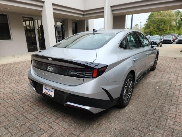 new 2025 Hyundai Sonata Hybrid car, priced at $33,248