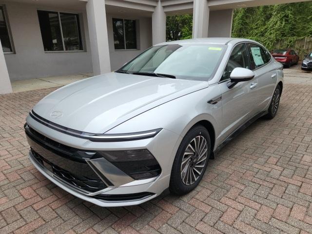 new 2025 Hyundai Sonata Hybrid car, priced at $33,248