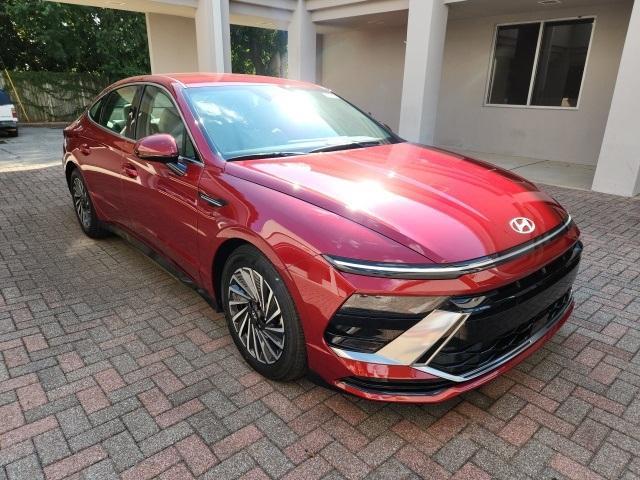 new 2024 Hyundai Sonata Hybrid car, priced at $32,435