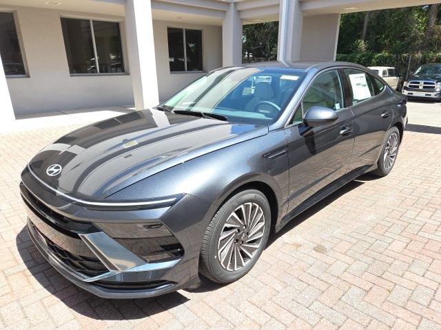 new 2025 Hyundai Sonata Hybrid car, priced at $33,075