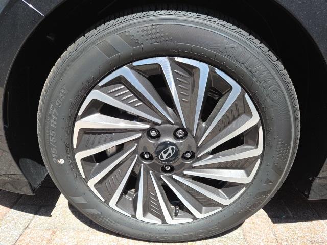 new 2025 Hyundai Sonata Hybrid car, priced at $33,075