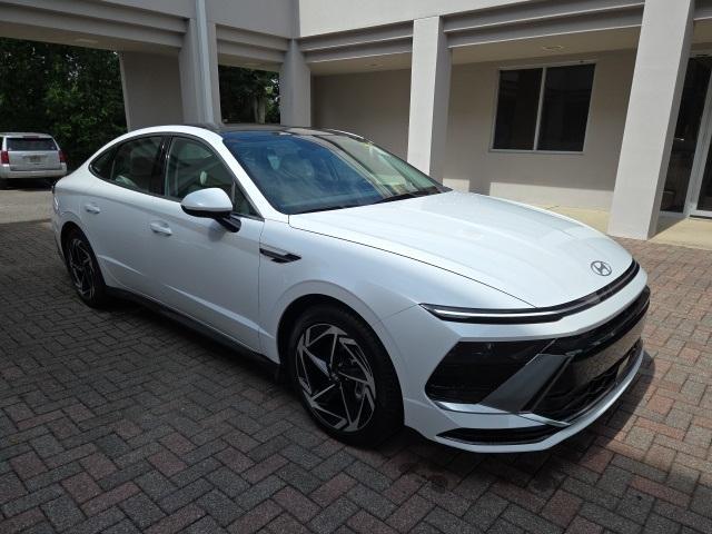 new 2025 Hyundai Sonata car, priced at $33,405