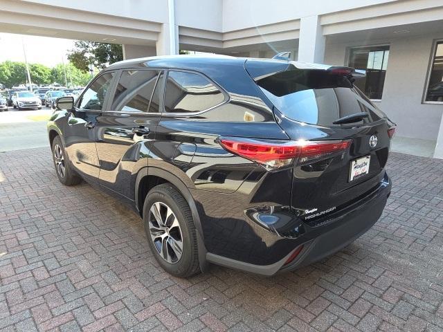used 2023 Toyota Highlander car, priced at $39,980
