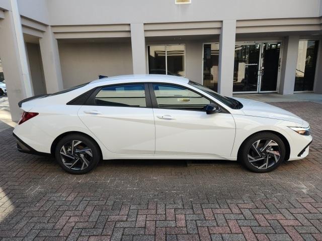 new 2025 Hyundai Elantra car, priced at $25,105