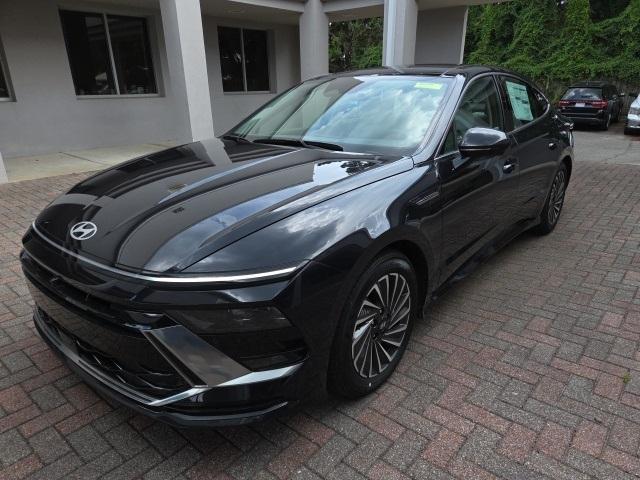 new 2025 Hyundai Sonata Hybrid car, priced at $39,500
