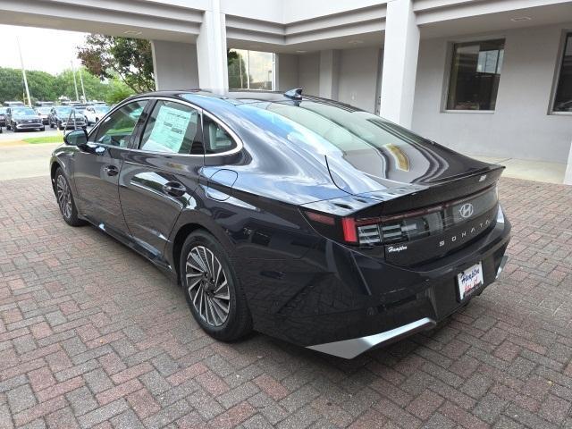 new 2025 Hyundai Sonata Hybrid car, priced at $39,500