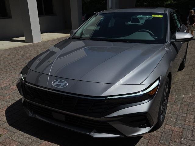 new 2025 Hyundai Elantra car, priced at $27,655