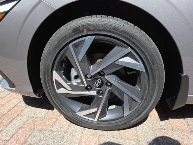 new 2025 Hyundai Elantra car, priced at $27,655