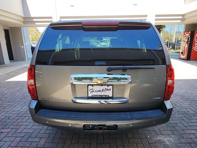 used 2008 Chevrolet Suburban car, priced at $3,999