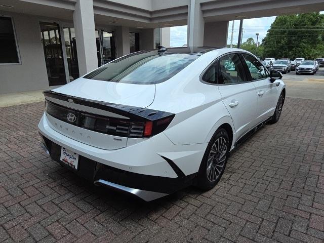 new 2025 Hyundai Sonata Hybrid car, priced at $40,030