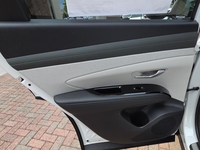 new 2025 Hyundai TUCSON Hybrid car, priced at $43,830