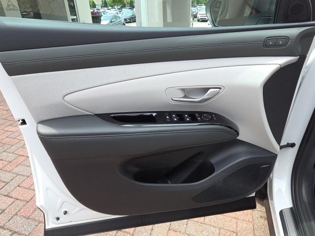 new 2025 Hyundai TUCSON Hybrid car, priced at $43,830