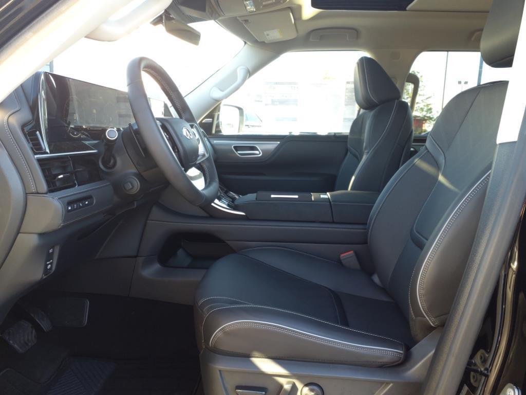 new 2025 INFINITI QX80 car, priced at $81,337