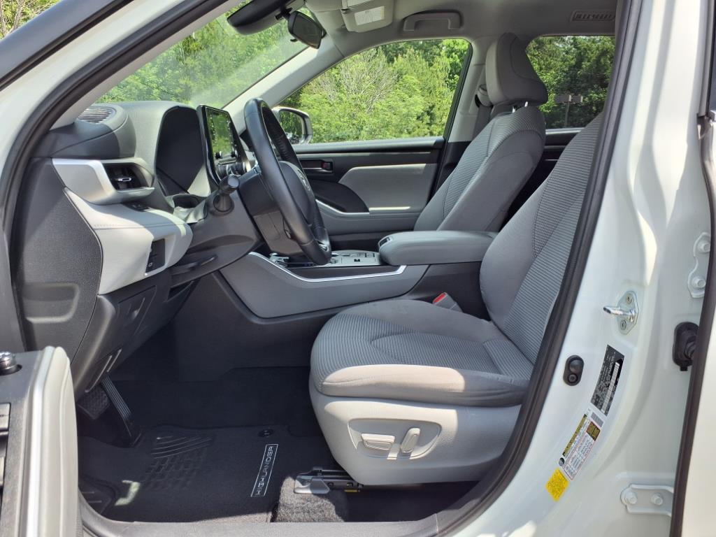 used 2020 Toyota Highlander car, priced at $26,575
