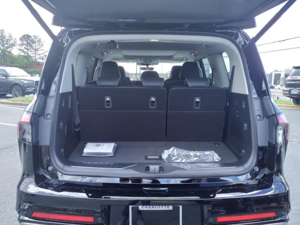 new 2025 INFINITI QX80 car, priced at $83,210