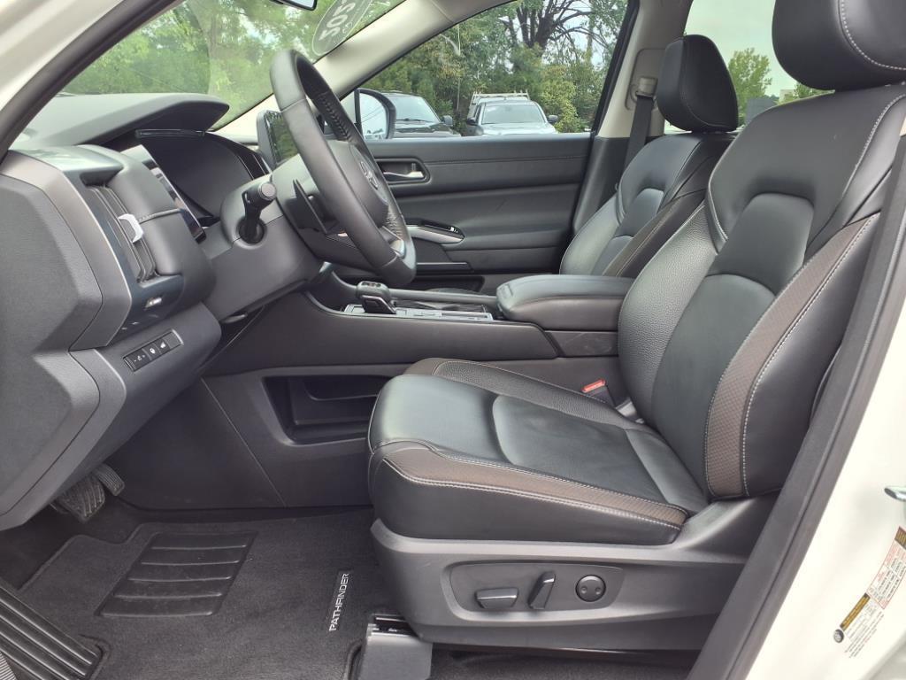 used 2023 Nissan Pathfinder car, priced at $31,999