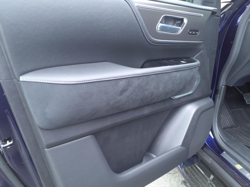 new 2025 INFINITI QX80 car