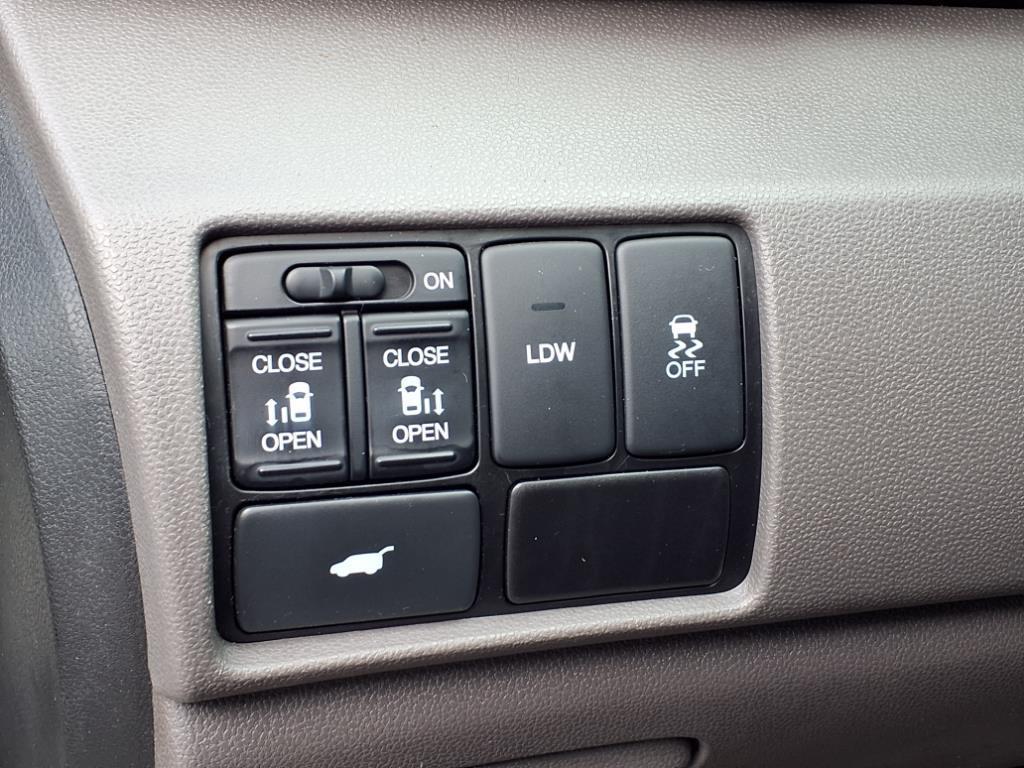 used 2015 Honda Odyssey car, priced at $13,999