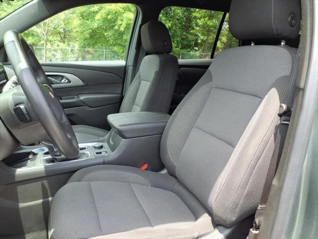 used 2022 Chevrolet Traverse car, priced at $24,899