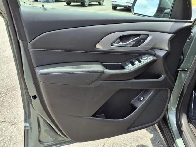 used 2022 Chevrolet Traverse car, priced at $24,899