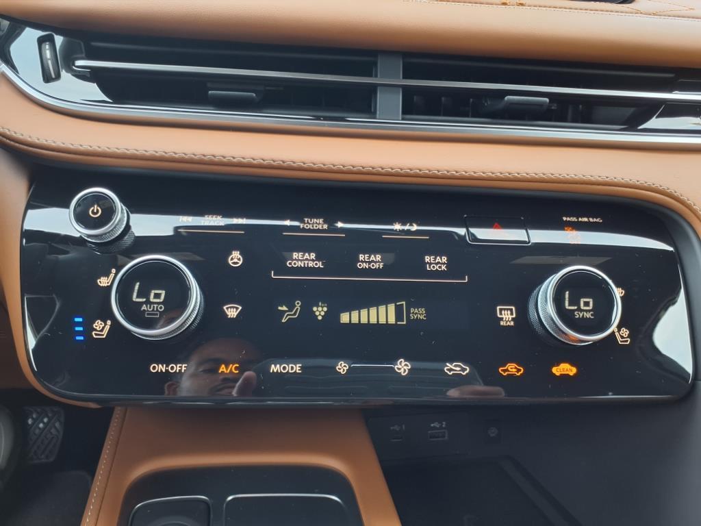 new 2025 INFINITI QX60 car, priced at $61,783