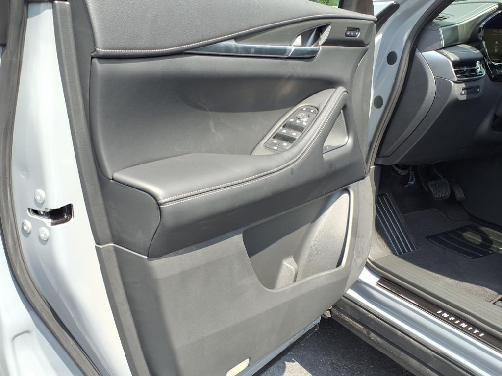 new 2025 INFINITI QX60 car, priced at $55,996