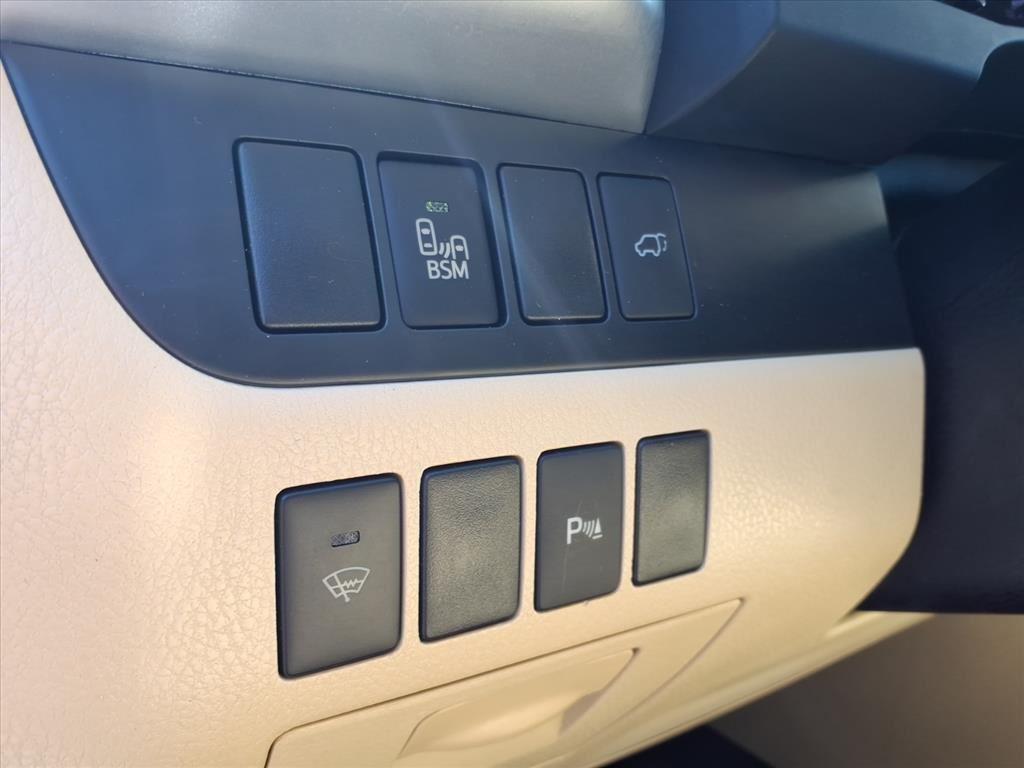 used 2015 Toyota Highlander car, priced at $16,999
