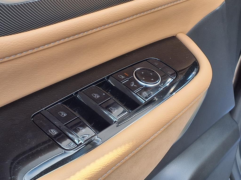 new 2025 INFINITI QX80 car