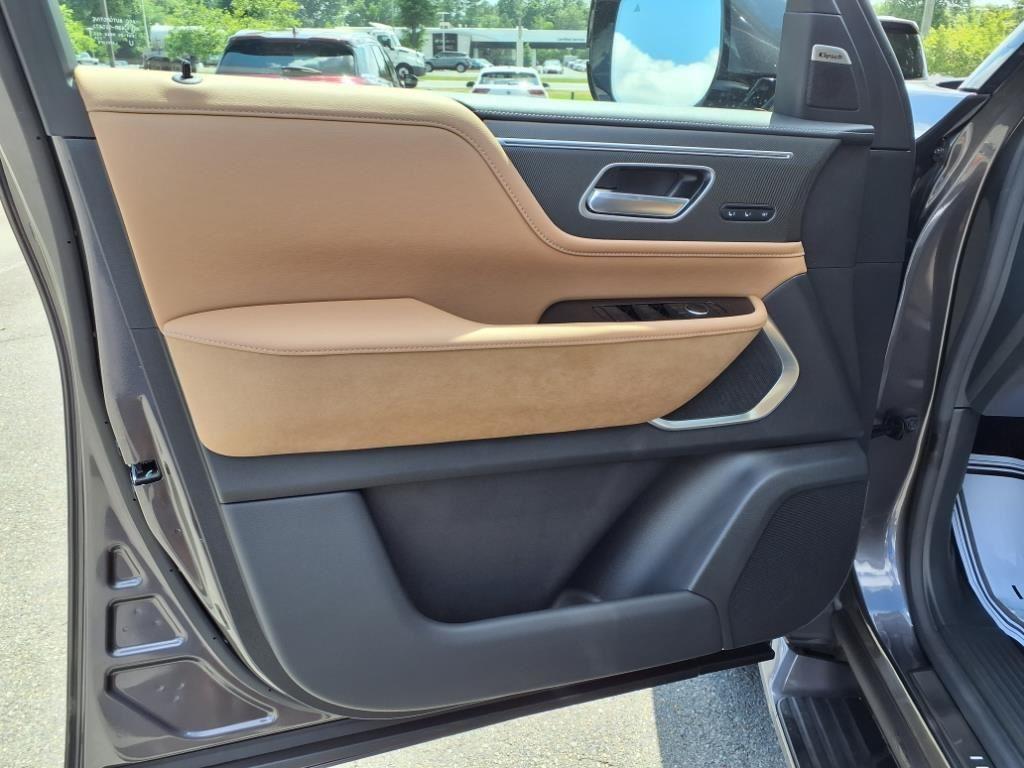 new 2025 INFINITI QX80 car