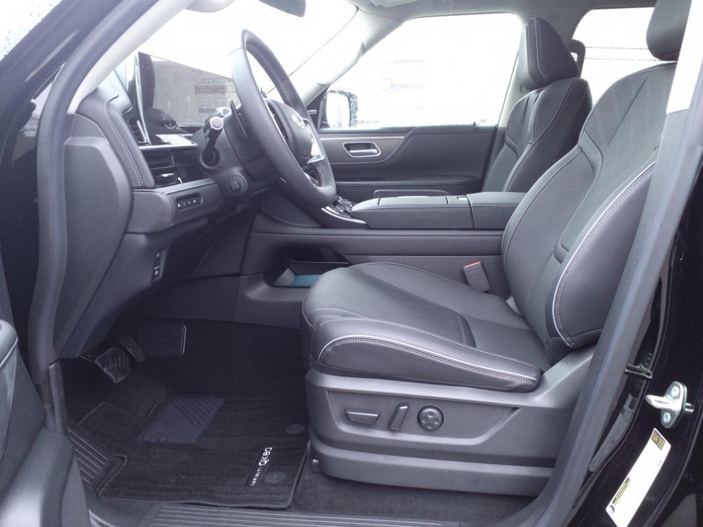 new 2025 INFINITI QX80 car, priced at $81,528